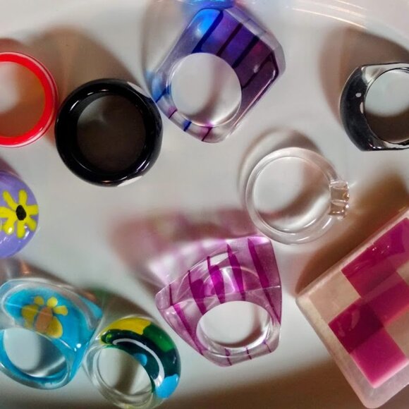 SET of 10 acrylic rings -- multi-colors - Picture 1 of 13